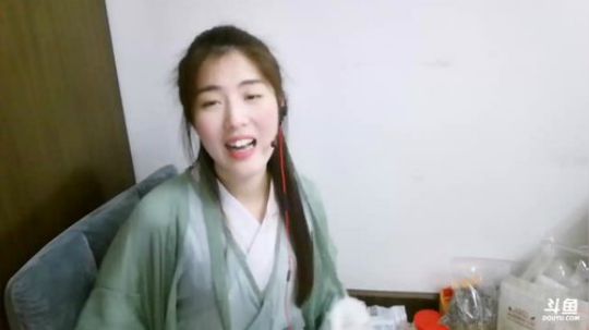 娜娜：辞旧迎新～感谢大家又一年的陪伴～ 2018-02-15 23点场