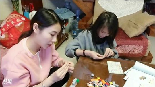 想看吃甘蔗，鬼畜吐舌三连
