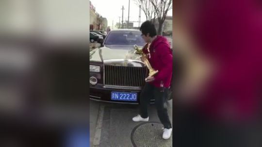 铁头娃加石辽志 心疼中~~