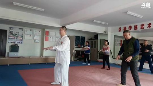 太极形意。青峰传统武术健身会馆 2018-03-01 08点场