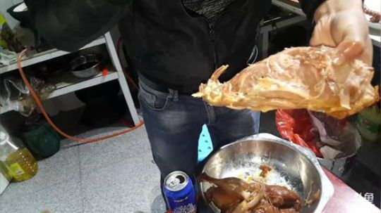 鹅鸭子猪头就是怼。 2018-03-04 15点场