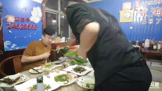 西北老狼哥发布了一个斗鱼视频2018-03-10