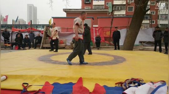 老天津卫民间传统摔跤 2018-03-11 10点场
