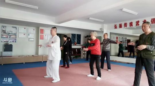 太极形意。青峰传统武术健身会馆 2018-03-09 08点场