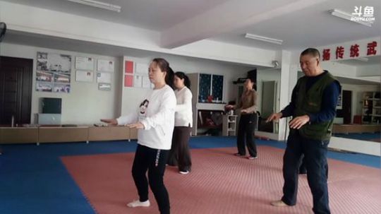 太极形意。青峰传统武术健身会馆 2018-03-22 08点场