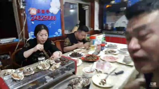 西北老狼哥发布了一个斗鱼视频2018-03-28