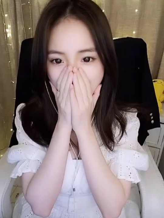 我在斗鱼看hi丶兜仔直播颜值