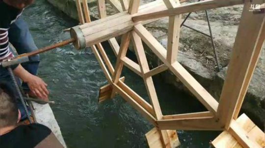 免费礼物留到6点以后送。 2018-03-30 15点场