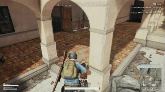 乌克兰路人神级英文交流吃鸡。爆笑