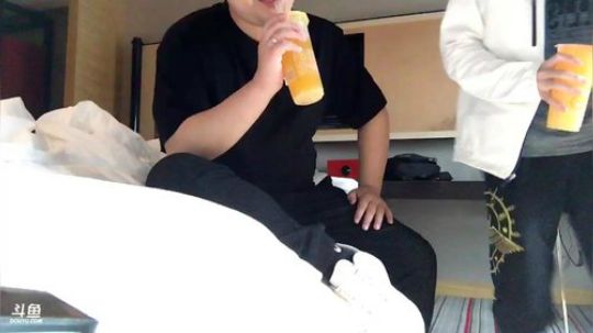 老表：去重庆了~过几天回 2018-04-04 16点场