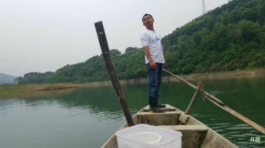 围网赶鱼！ 2018-04-12 09点场