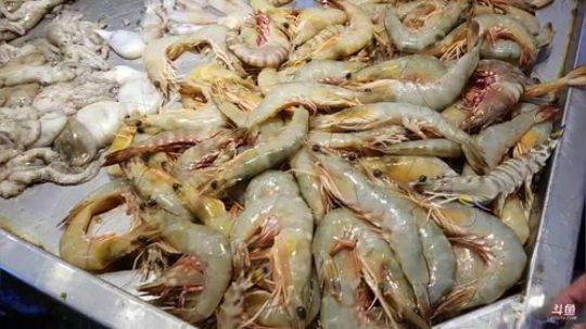 我在斗鱼看吃货强直播美食
