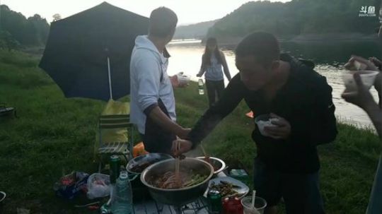 麻辣乳猪，爆炒河虾，油爆小鱼 2018-04-18 19点场