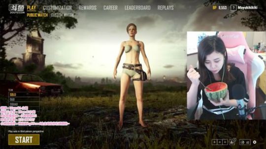 【直播时刻】吃瓜少女吃饱后轻松吃鸡