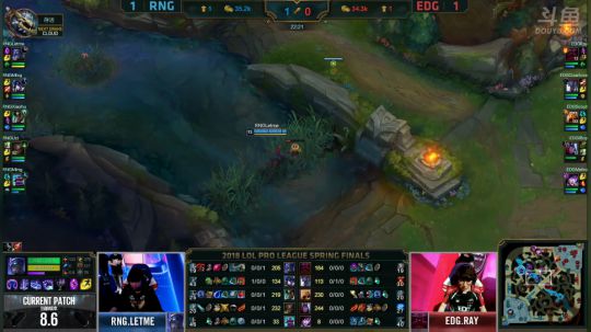 我在斗鱼看英雄联盟官方赛事直播英雄联盟