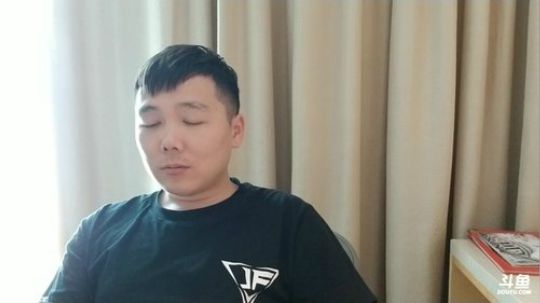 在武汉了。。 2018-04-28 14点场