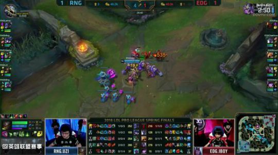 我在斗鱼看英雄联盟官方赛事直播英雄联盟