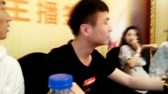 国服最强四指钢枪王回来了 2018-05-01 11点场