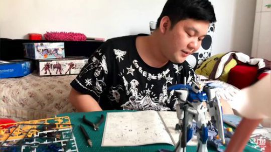 老表：下午休闲，晚上播游戏～ 2018-05-07 13点场