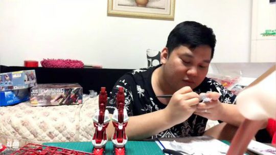 老表：下午休闲，晚上播游戏～ 2018-05-07 21点场