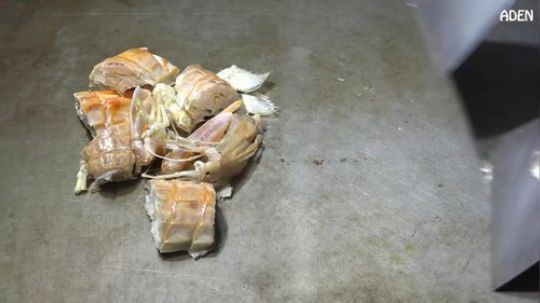 台湾海鲜大排档上的皮皮虾！铁板烤过之后香喷喷！