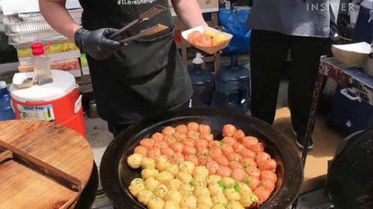 继煎饼果子肉夹馍后，这种中国小吃爆红美国！！！攻占老外味蕾，