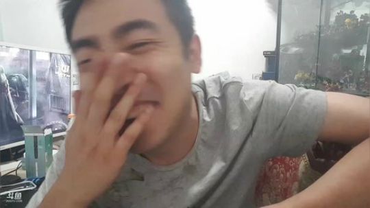 我本善良72发布了一个斗鱼视频2018-05-15