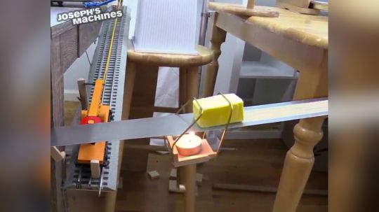 神乎其技!机械天才乔瑟夫设计神级连锁反应设备用来吃晚餐!