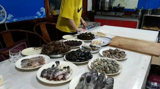 西北老狼哥哥发布了一个斗鱼视频2018-05-20