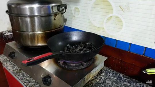 西北老狼哥哥发布了一个斗鱼视频2018-05-20