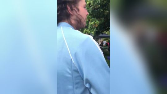 听说这不让黑人吃烧烤?种族歧视白人大妈遭整个社区黑人打脸!