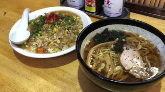 【啰嗦的美食家】《小林食堂》传统的美味（日语生肉）