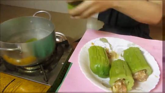 【 Street Food Media】制作美味的苦瓜充肉