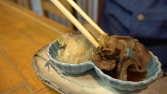 【寡默的美食家】人形町《江戸路》烤鸡串午餐（日语生肉）