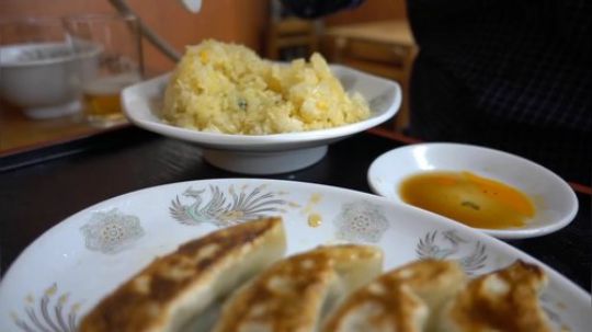 【寡默的美食家】本駒込《兆徳》蛋炒饭 煎饺（日语生肉