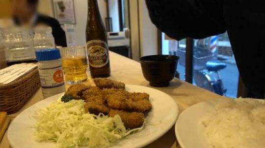 【寡默的美食家】东京人形町《そよいち》牛里脊炸牛排（日语生肉