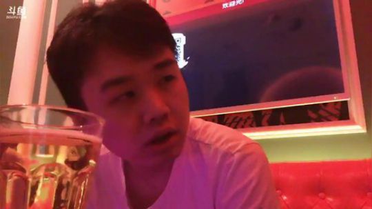 跟朋友吃饭 2018-05-27 23点场