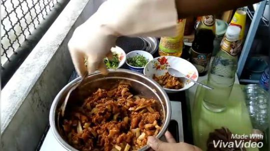 制作【泰国咖喱风味辣肠】【DIY猪肉肠超简易灌肠器】