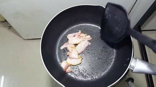 炒牛奶芝士鸡蛋面