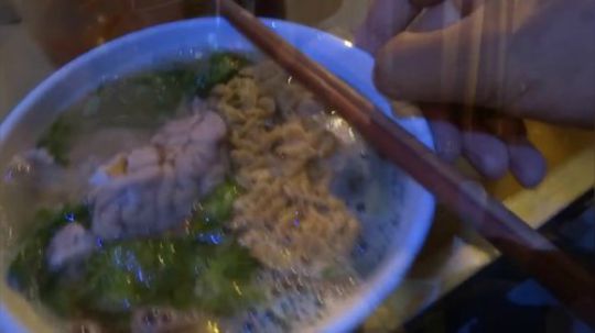 【越南街头美食】猪脑方便面