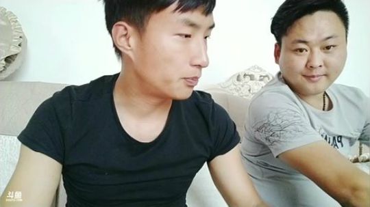 阿科哥_【直播时刻】聊聊一些事 20180529 15点场_斗鱼视频 - 最6的