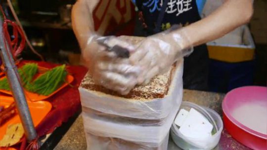 路边小吃 街头食品 - 冰淇淋三明治 - 草莓 香草 芋头
