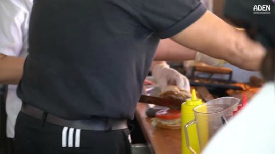 好莱坞街头食品- 标志性快餐菜