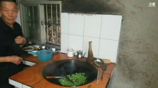 三人小队户外生活第三天 2018-05-31 17点场