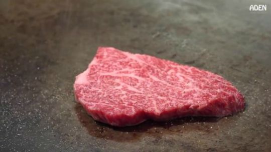 】日本街头美食——生鱼片..