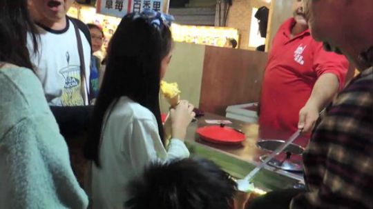中国台湾高雄夜市小吃 - 许多美味的食物!