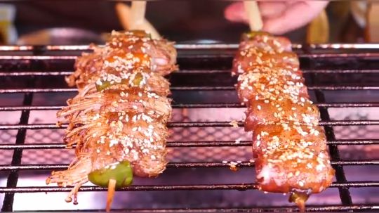 中国台湾路边小吃 街头食品 - 熏肉扇贝蘑菇串.