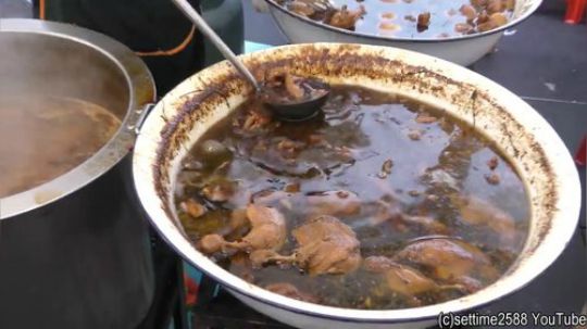 不可思议的美食！泰国曼谷街头（好多肉啊）