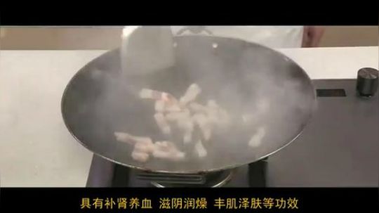 青豆焖肉，令人回味无穷的那一点滋味！