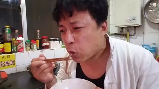 鱼家军丶胖头鱼UpUpUp发布了一个斗鱼视频2018-06-04